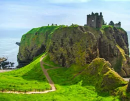 Schots middeleeuws fort in Hooglanden van Schotland