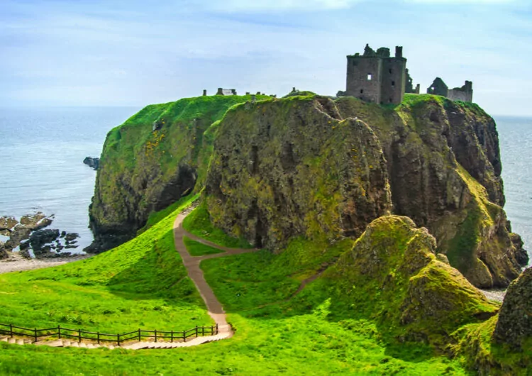 Schots middeleeuws fort in Hooglanden van Schotland